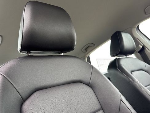 Used 2024 Volkswagen Jetta SE FWD image 17