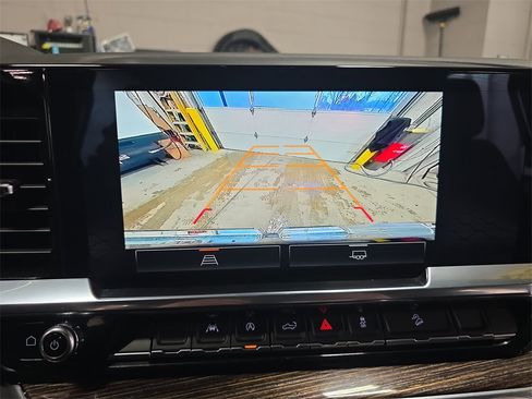 Used 2024 GMC Sierra 1500 Elevation image 22