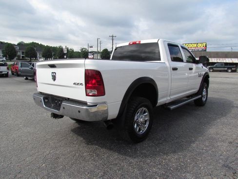 Used 2017 RAM 2500 Tradesman w/ Chrome Appearance Group AWD/4WD image 4