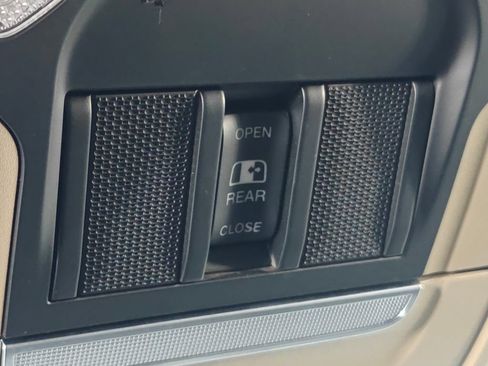 Used 2020 RAM 1500 Big Horn AWD/4WD image 10