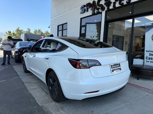 Used 2022 Tesla Model 3 Standard Range RWD image 2