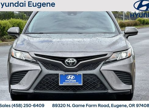 Used 2020 Toyota Camry SE FWD image 10