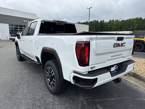 Used 2022 GMC Sierra 2500 AT4 w/ AT4 Preferred Package AWD/4WD image 5