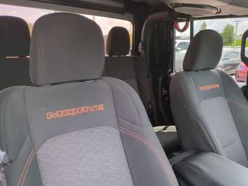 Used 2022 Jeep Gladiator Mojave AWD/4WD image 7