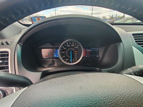 Used 2013 Ford Explorer XLT image 17