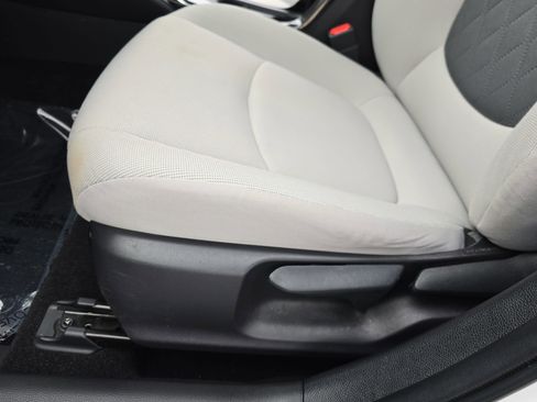 Certified 2022 Toyota Corolla LE image 29