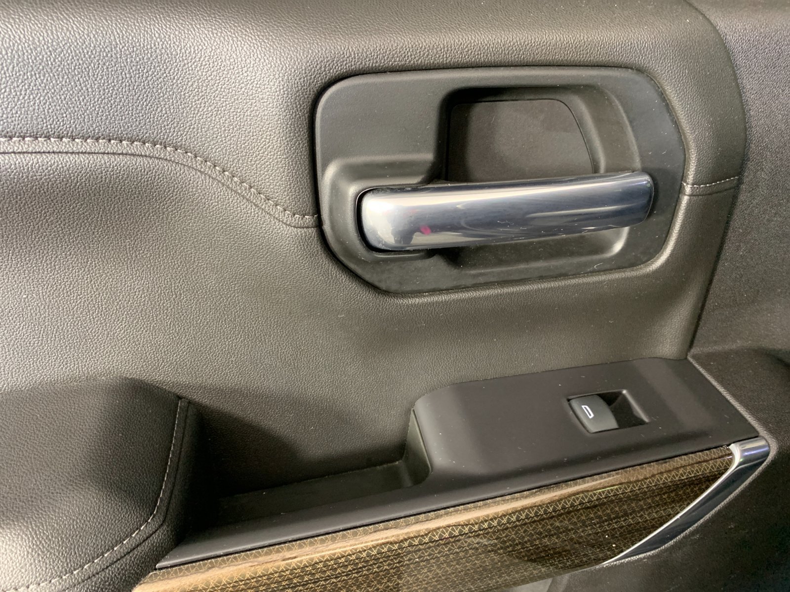 Used 2019 Chevrolet Silverado 1500 RST AWD/4WD image 30