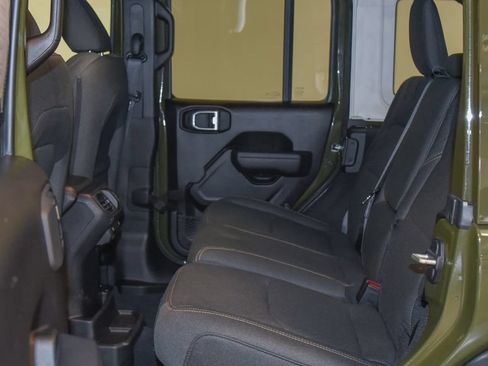 Used 2024 Jeep Wrangler Unlimited AWD/4WD image 6
