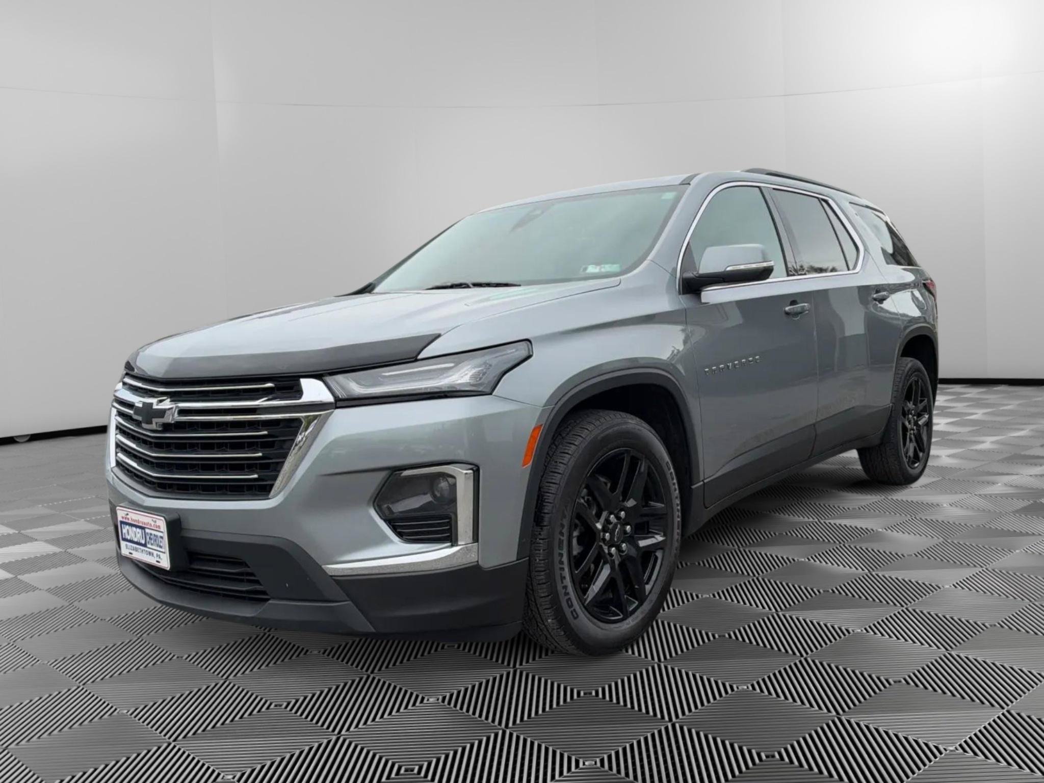 Used 2023 Chevrolet Traverse LT AWD/4WD image 1