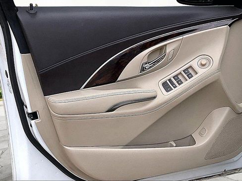 Used 2016 Buick LaCrosse Leather FWD image 19