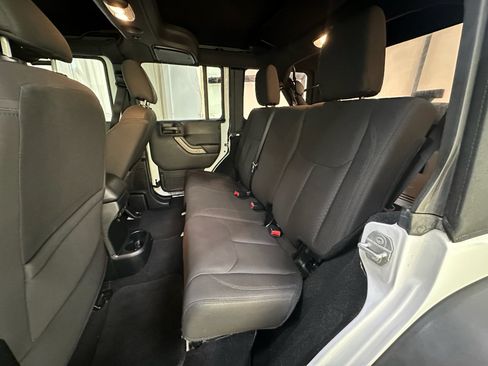 Used 2017 Jeep Wrangler Unlimited Sport w/ Quick Order Package 24S AWD/4WD image 19