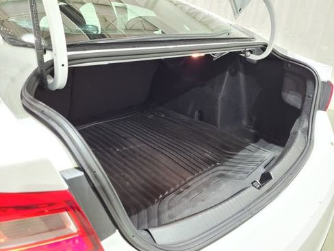 Used 2021 Chevrolet Malibu LS image 44