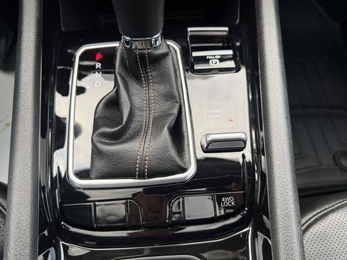 Used 2022 Jeep Compass Limited w/ Elite Group image 12