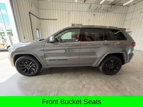 Used 2021 Jeep Grand Cherokee Laredo X AWD/4WD image 16