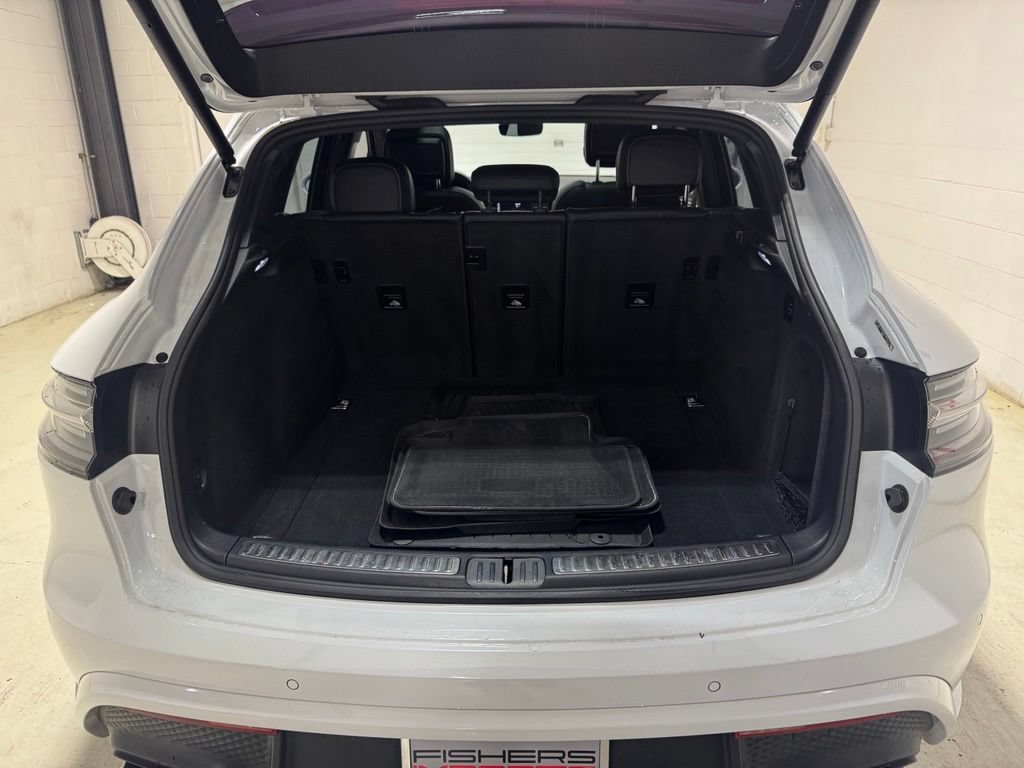 Used 2022 Porsche Macan GTS AWD/4WD image 31