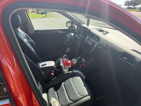 Used 2019 Volkswagen Tiguan SEL Premium image 11
