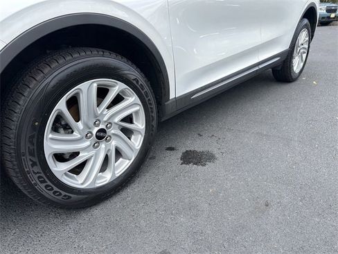 Certified 2023 Lincoln Corsair FWD image 12