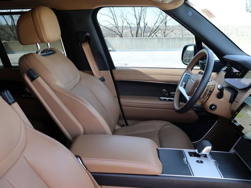 Certified 2024 Land Rover Range Rover SE AWD/4WD image 8