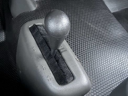 Used 2005 Chevrolet Silverado 2500 LS w/ Heavy-Duty Power Package image 16