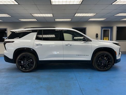 New 2026 Chevrolet Traverse RS w/ LPO, Floor Liner Package image 2