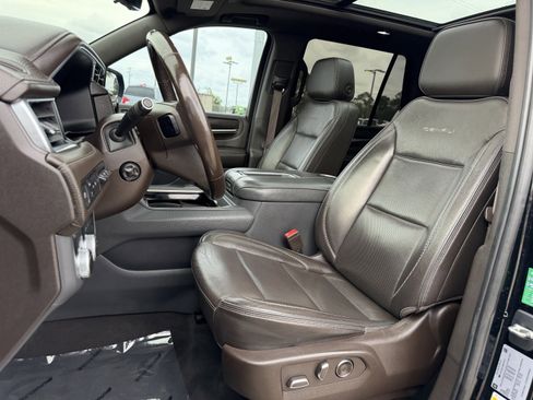 Used 2021 GMC Yukon Denali w/ Denali Premium Package RWD image 30