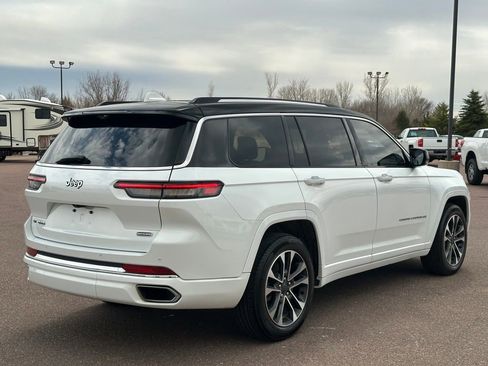 Used 2022 Jeep Grand Cherokee L Overland w/ Luxury Tech Group IV image 6