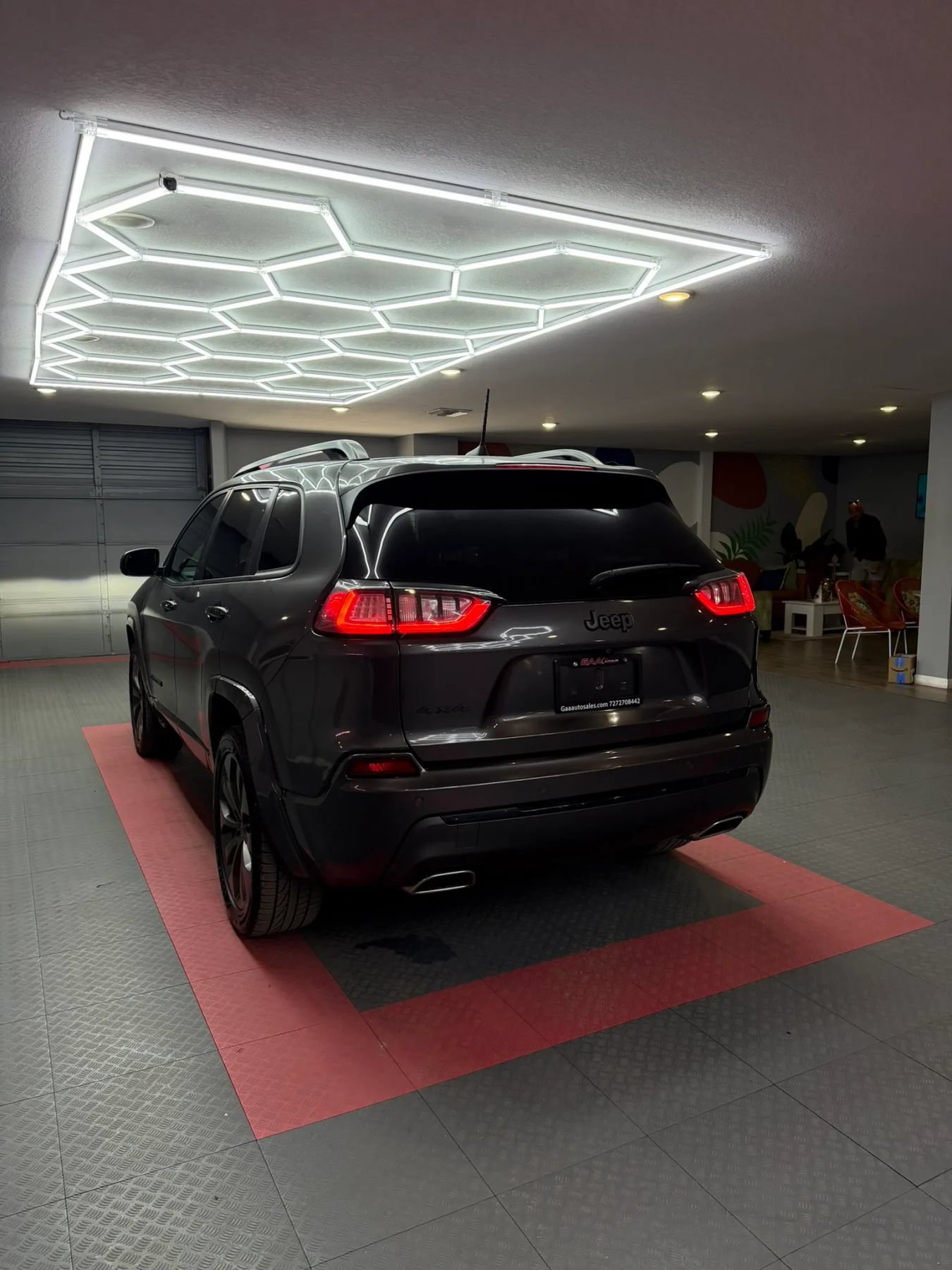 Used 2019 Jeep Cherokee High Altitude AWD/4WD image 3