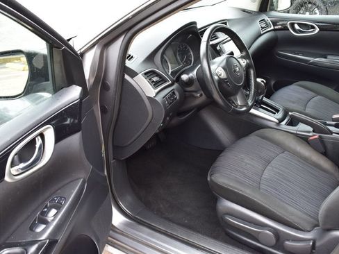 Used 2019 Nissan Sentra SV FWD image 12
