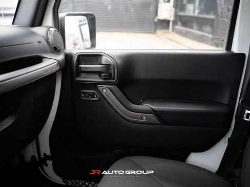 Used 2016 Jeep Wrangler Unlimited Sport AWD/4WD image 13