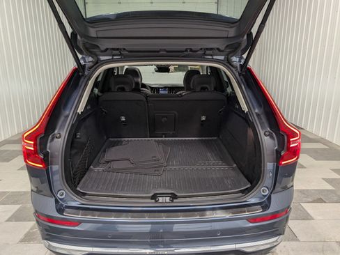 Used 2023 Volvo XC60 T8 Core image 23