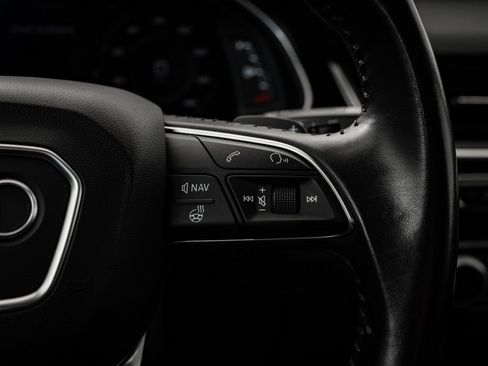 Used 2018 Audi Q7 3.0T Prestige w/ Prestige Package image 32