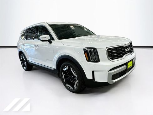 Used 2024 Kia Telluride S w/ S Sunroof Package AWD/4WD image 3