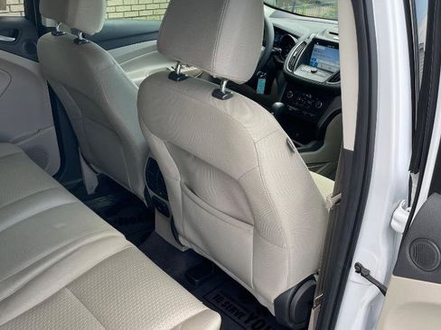 Used 2017 Ford Escape SE w/ Equipment Group 201A image 25