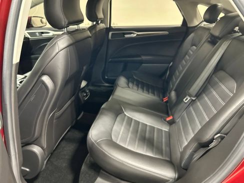 Used 2016 Ford Fusion SE w/ Equipment Group 202A FWD image 24
