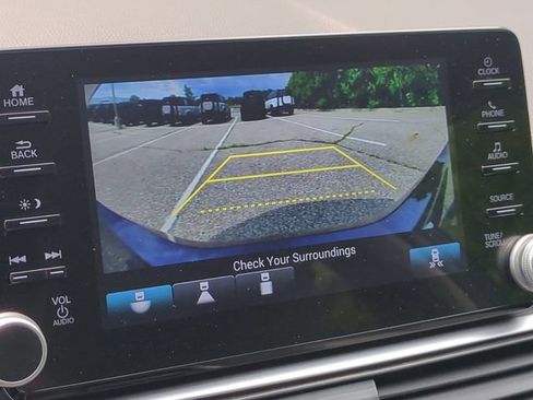 Used 2020 Honda Accord EX image 10