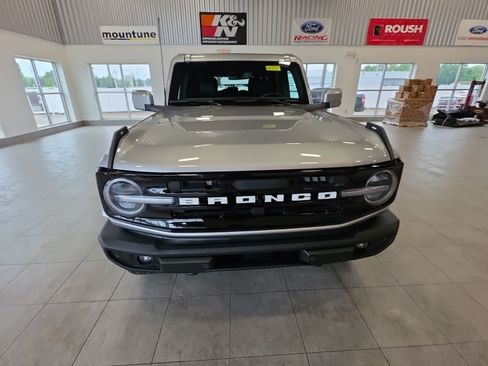 Used 2024 Ford Bronco Outer Banks AWD/4WD image 4