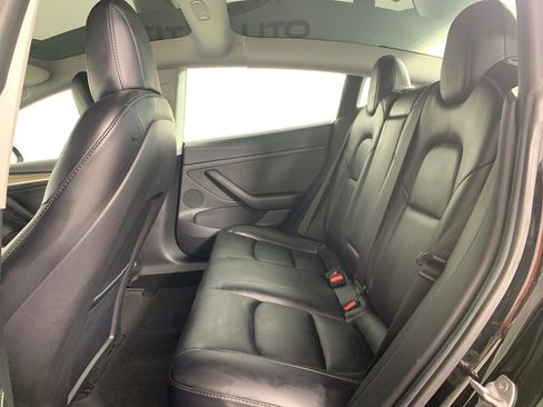 Used 2021 Tesla Model 3 Performance image 31