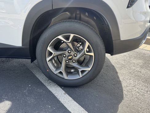 New 2026 Chevrolet Trax LT image 5