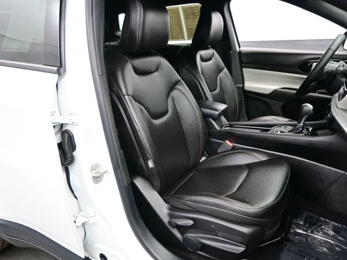 Used 2024 Jeep Compass Limited image 14