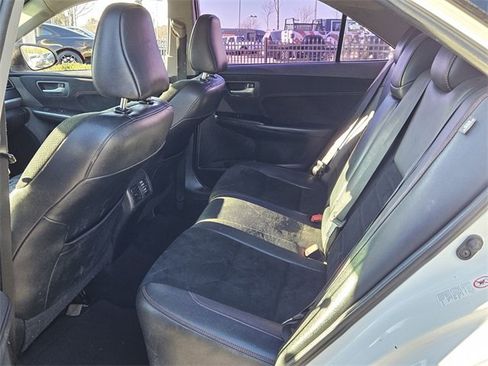 Used 2015 Toyota Camry XSE image 8