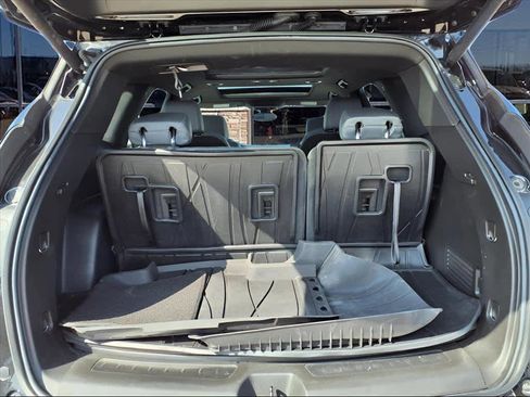 Used 2023 Buick Enclave Essence w/ Experience Buick Package image 5