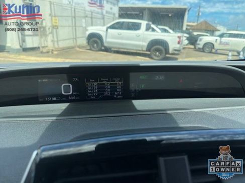 Used 2018 Toyota Prius Two FWD image 33
