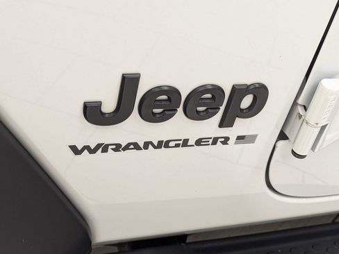 Used 2023 Jeep Wrangler Sport image 31