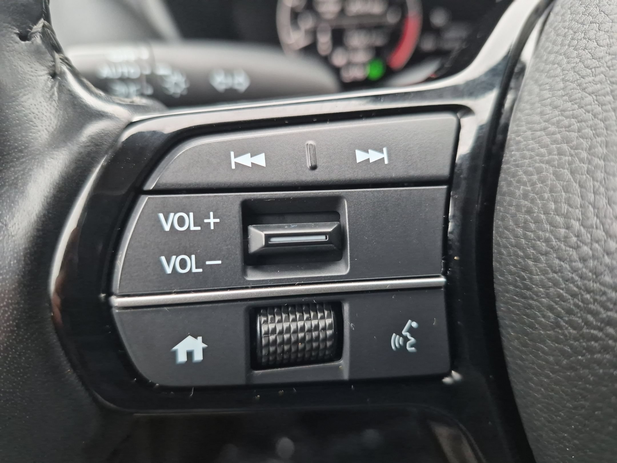 Certified 2025 Honda HR-V EX-L image 15