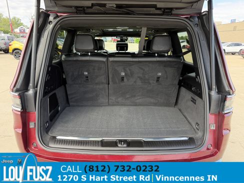 Used 2024 Jeep Grand Wagoneer Series III w/ Flexible Seating Group AWD/4WD image 10