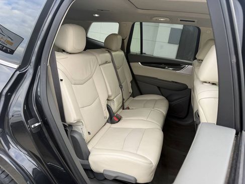 Used 2020 Cadillac XT6 Premium Luxury FWD image 16