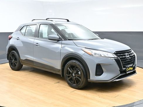 Used 2024 Nissan Kicks SV w/ Interior Electronics Package FWD image 3