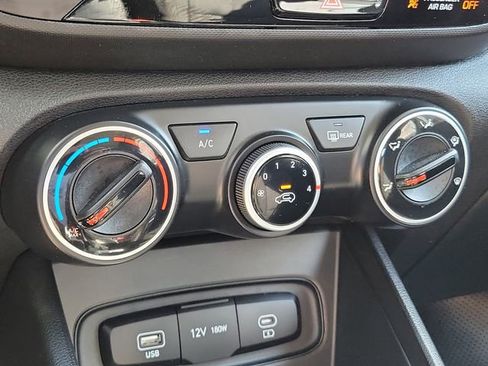 Certified 2026 Hyundai Venue SE FWD image 12