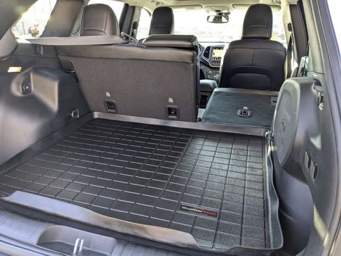 Used 2023 Jeep Cherokee Altitude Lux w/ Lux Elite Package image 34