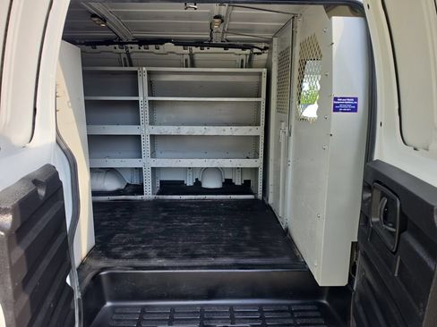 Used 2021 Chevrolet Express 2500 RWD image 14